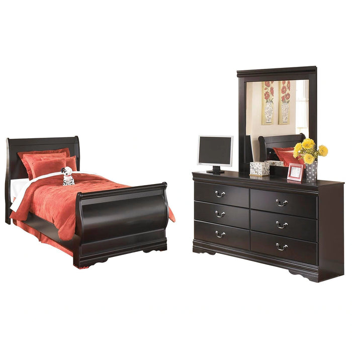 Huey Vineyard Bedroom Set